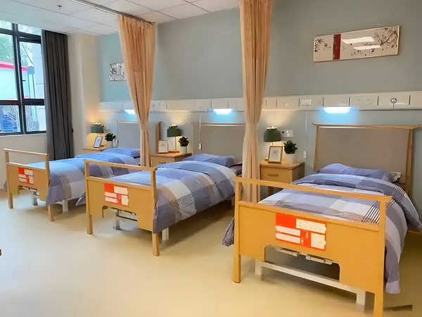 深圳户口办理预约_2025暑期档总票房破45亿 期档总票房听到知道君打